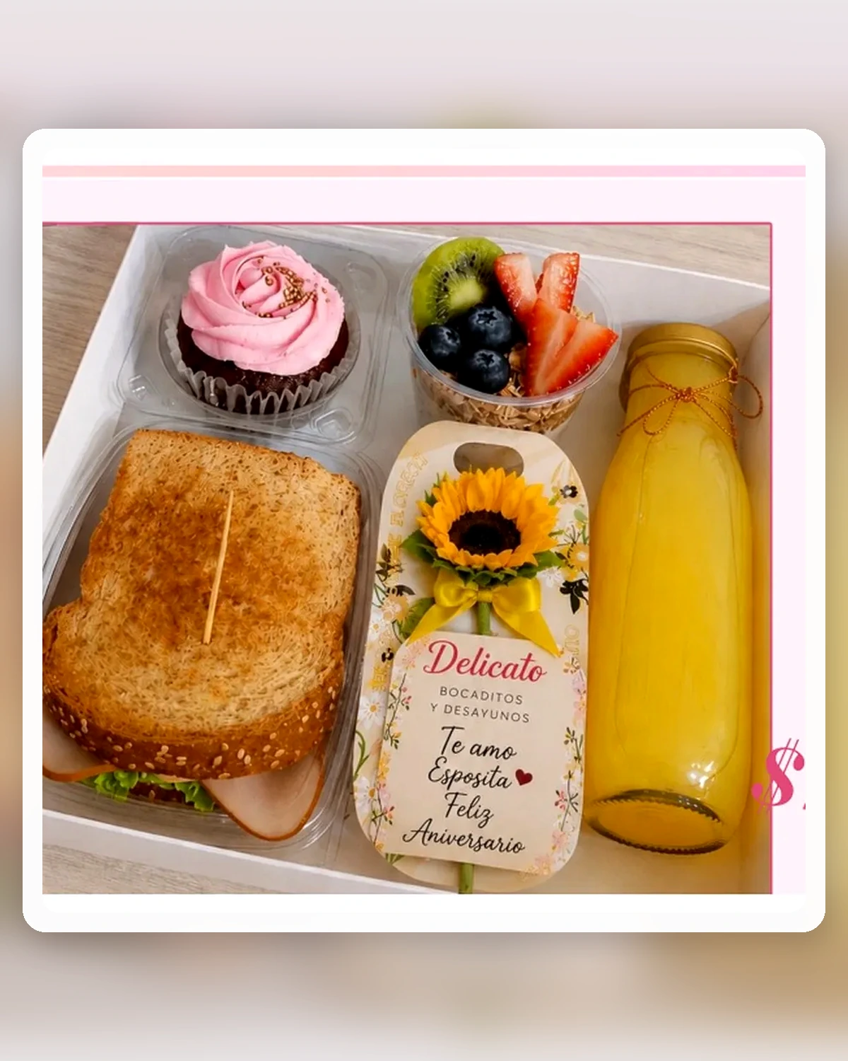 Desayuno Favorito · Yogurt + cupcake